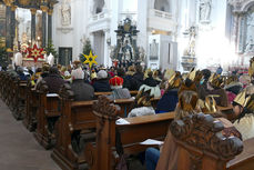 Aussendung der Sternsinger im Hohen Dom zu Fulda (Foto: Karl-Franz Thiede)